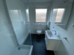 Badezimmer WG 2 - Zweifamilienhaus mit Garage und sonnigem Garten in beliebter Lage!
