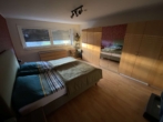 Schlafzimmer OG - Zweifamilienhaus mit Garage und sonnigem Garten in beliebter Lage!