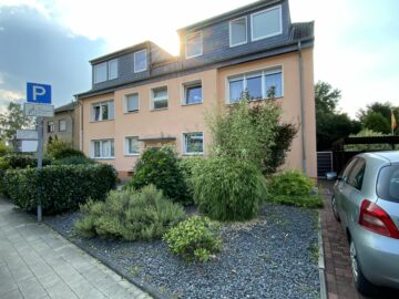 Zwei moderne Dachgeschosswohnungen mit jeweils tollem Balkon in schöner Wohnlage zum Hammerpreis!, 46147 Oberhausen, Wohnung