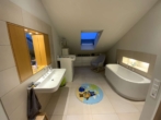 Badezimmer Ebene 2 - Wunderschöne 5-Zimmerwohnung mit sonnigem Balkon in toller Lage von Hüls!