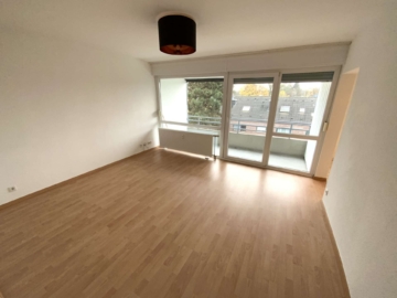 Schöne 3-Zimmerwohnung mit Balkon in Krefeld-Bockum, 47800 Krefeld, Dachgeschosswohnung