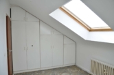 Schlafzimmer - 2-Zimmer Dachgeschosswohnung am Rande des Bismarckviertels! Tolle Kapitalanlage!