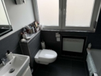 Badezimmer - Wunderschöne 3-Zimmerwohnung mit sonnigem Balkon. Auf Wunsch mit TG Stellplatz