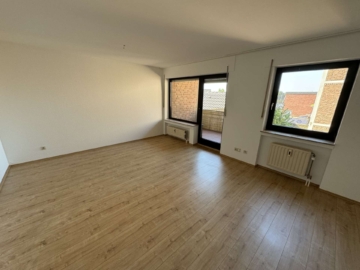 Hüls: 2-Zimmerwohnung mit Balkon im 1. OG!, 47839 krefeld, Wohnung