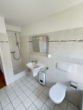 Badezimmer - Große 3-Zimmerwohnung mit tollem Balkon im 1.OG eines Dreifamilienhauses