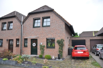 RESERVIERT!!Wunderschöne modernisierte Doppelhaushälfte in toller Lage von Goch!, 47574 Goch, Doppelhaushälfte