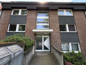 Bockum: kleines Apartment mit Balkon in gepflegtem Haus, 47800 Krefeld, Souterrainwohnung