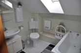 Badezimmer - Möblierte 2-Zimmer-Einliegerwohnung zum Wohnen auf Zeit!