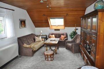 Möblierte 2-Zimmer-Einliegerwohnung zum Wohnen auf Zeit!, 47809 Krefeld, Dachgeschosswohnung