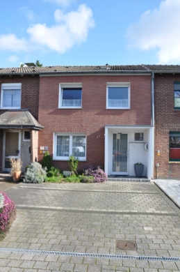 RESERVIERT!! Kleines Einfamilienhaus in gewachsener und ruhiger Lage!, 47506 Neukirchen Vluyn, Reihenmittelhaus