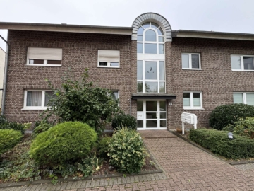 Anrath: schöne 3-Zimmerwohnung mit großem Balkon und freiem Blick! TG-Stellplatz, 47877 willich, Wohnung