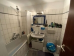 Badezimmer - Solide Kapitalanlage! 3-Zimmerwohnung im 1. OG mit Balkon und Stellplatz.
