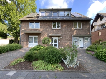 Bockum: Zweizimmerwohnung mit sonnigem Balkon in wunderschöner Lage. Neues Bad!!, 47800 krefeld, Wohnung