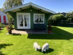 Schöne Doppelhaushälfte mit Doppelgarage und traumhaftem Grundstück - Gartenhaus