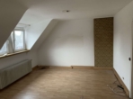 Wohnzimmer - Sanierungsbedürftige 3-Zimmerwohnung in schöner Cityrandlage!