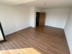 Wohnzimmer - Tolle 2-Zimmerwohnung mit zwei Balkonen und KFZ-Stellplatz in super Lage!