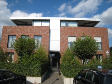 Dyklage: Vierzimmerwohnung mit Terrasse und kleinem Garten in wunderschönem Haus., 47803 Krefeld, Erdgeschosswohnung