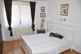 Schlafzimmer - Schöne 3-Zimmerwohnung mit 2 Balkonen in herrlicher ruhiger Lage. 200 Meter bis zum Wald!